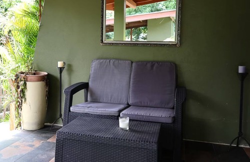 Lance aux Epines Apartment | The Cozy Corner APT. Ideal location. Keypad check in. Free parking. Washer&Dryer
