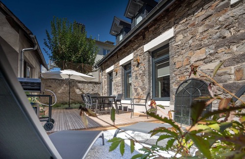 La Bourboule House | Relaxing Getaway at The Cozy de Claire with Private Spa