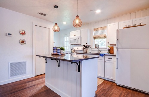 Lemon Bluff Cottage | The Cozy Euphoric cottage nestled in nature with relaxing River front views.
