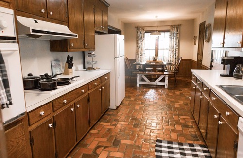 Murfreesboro Other | Experience The Cozy Farmhouse: Perfect for Families & Views
