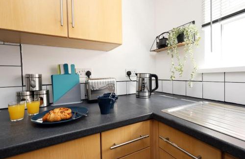 Plasnewydd House | The Cozy Home Free Parking Minutes from Centre