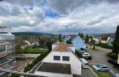 Dietikon District House | The cozy house - 15 min to Zurich main station; Free parking; Fitness; Kitchen
