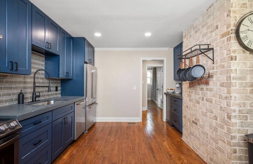 Macon House | Cozy House on Rogers: Pet Friendly & Family-Friendly Stay