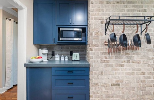 Macon House | Cozy House on Rogers: Pet Friendly & Family-Friendly Stay