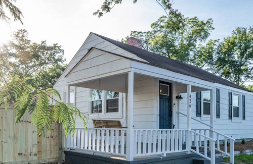 Macon House | Cozy House on Rogers: Pet Friendly & Family-Friendly Stay