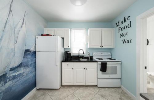 Old Town Apartment | Explore The Cozy Little Cottage: Perfect for Families & Pets