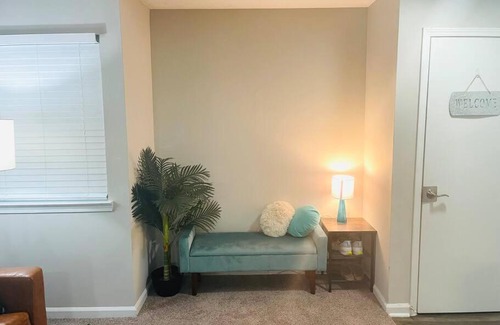Sandy Springs Apartment | Cozy Suite Retreat: 30 Mins to Attractions with Pool