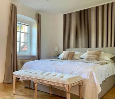 Spitz House | Pet-Friendly Oceanfront Townhouse - Donaublick Spitz 9.8/10