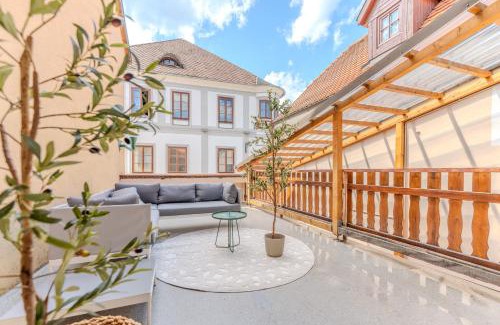 Spitz House | Pet-Friendly Oceanfront Townhouse - Donaublick Spitz 9.8/10