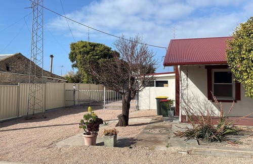 Wallaroo House | Family-Friendly Stay at The Crab Shack Wallaroo