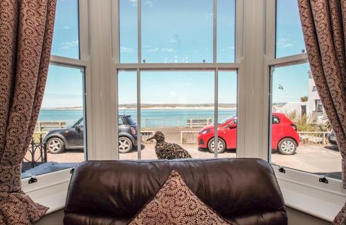 Appledore House | Explore The Crab Shell: Pet-Friendly 4-Star Oasis