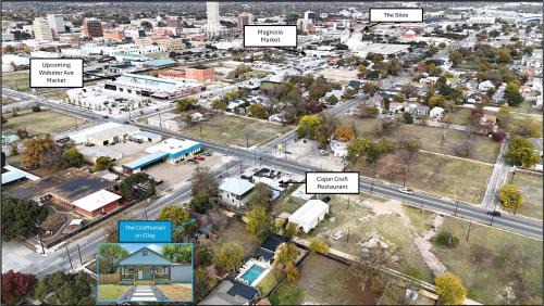 Brazos House | Discover The Craftsman on Clay: Prime Downtown Location
