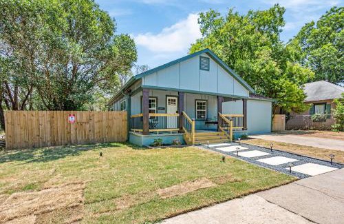 Brazos House | Discover The Craftsman on Clay: Prime Downtown Location