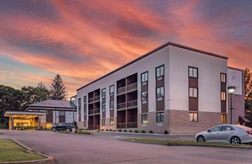 Cheat Lake Hotel | Experience The Cranberry: Pet-Friendly & Eco-Conscious Stay