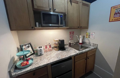 Van Buren Apartment | The Cranny at Main Street Suites: 1 bedroom with smart TV in downtown Van Buren