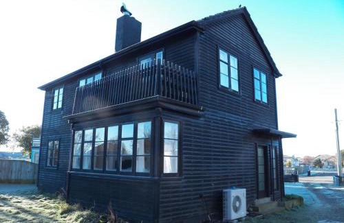 Invercargill House | Discover The Crawford's: Pet and Child-Friendly Retreat
