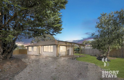 Riddells Creek House | Family-Friendly Retreat at The Creek House with Spa & Breakfast