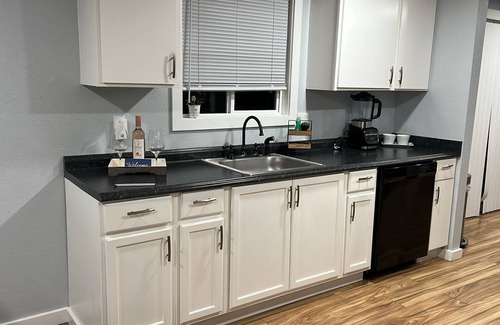 Vancouver House | The Creek House Spacious 4-bedroom house in brilliant Vancouver with WiFi