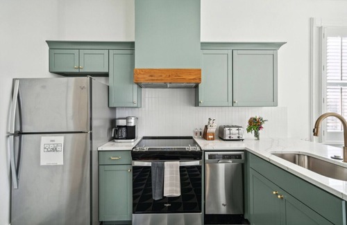 Cannonborough Elliotborough Apartment | Convenient Stay at The Crescent Moon - Walk to King