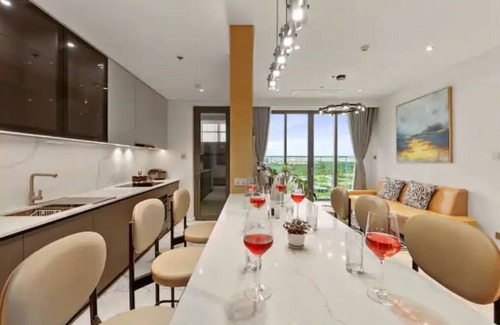 Ho Chi Minh City Apartment | Indulge in The Crest Lux: Bathtub with City Views