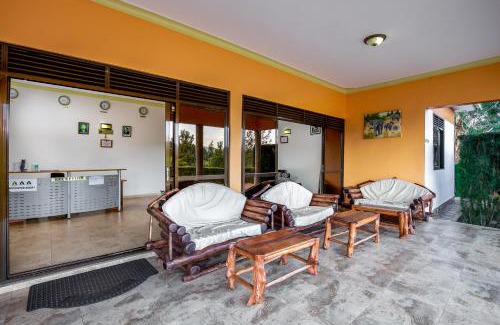 Kyesero Hotel | Family-Friendly Stay at The Crested Crane Bwindi Hotel