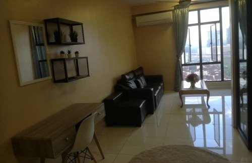 Central District Apartment | Experience Scenic Views at The Cribs Homestay