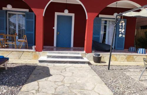 Agios Ioannis House | Discover The Cricketer's Garden Home: 4-Star Family Retreat
