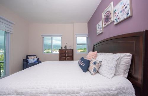 Kingston Apartment | Relax at The Crimson Apartment with Pool and Hot Tub Access