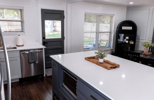 Norman House | The Crimson Rose - newly renovated! 3 bed/2 bath, walking distance to OU campus