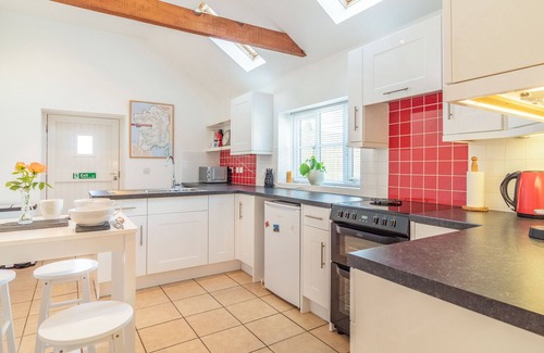 Stow Bedon Cottage | Cozy The Croft: Pet-Friendly Holiday Cottage in Watton