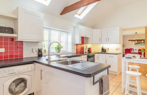 Stow Bedon Cottage | Cozy The Croft: Pet-Friendly Holiday Cottage in Watton