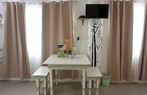Oslob Bed & Breakfast | Discover The Cronin Residences by Cocotel for Families