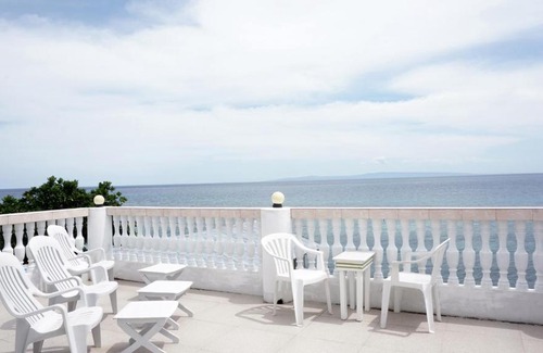 Oslob Bed & Breakfast | Discover The Cronin Residences by Cocotel for Families