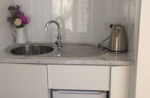 Cronulla Apartment | Pet-Friendly Cronulla Garden Studio with Oceanfront Views