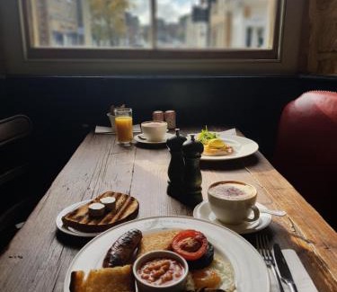 Crewkerne Hotel | Pet-Friendly Retreat at The Crooked Swan - Rated 9/10