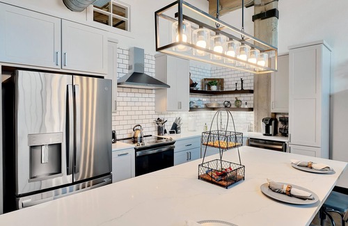 Brazos Condo | Top-Rated Retreat: The Crossing at 202 in Downtown Waco