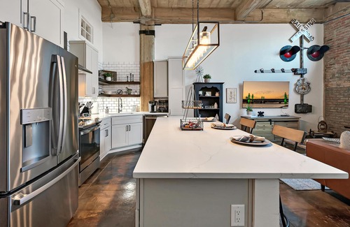 Brazos Condo | Top-Rated Retreat: The Crossing at 202 in Downtown Waco
