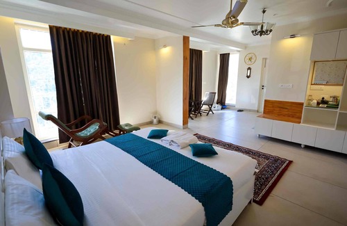 Seetla Hotel | Budget-Friendly Getaway at The Crosswoods Three
