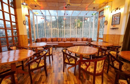 Seetla Hotel | Budget-Friendly Getaway at The Crosswoods Three