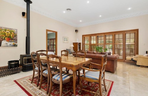 Somersby House | Guest Rated: The Crowes Nest - Family-Friendly Retreat
