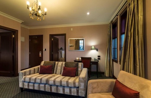 Ahuriri Hotel | Top-Rated The Crown Hotel Napier with Family-Friendly Amenities