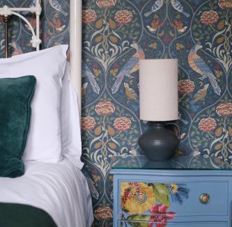 Dial Post Hotel | Discover The Crown Inn Dial Post: Pet-Friendly Bliss