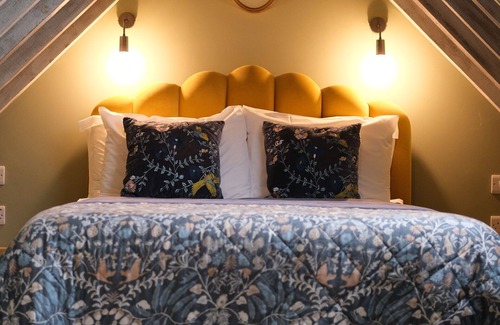 Dial Post Hotel | Family-Friendly Stay at The Crown Inn Dial Post