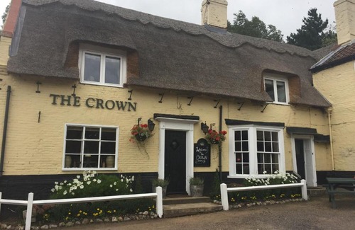 Smallburgh Bed & Breakfast | Discover The Crown Inn: Pet-Friendly with Top Reviews