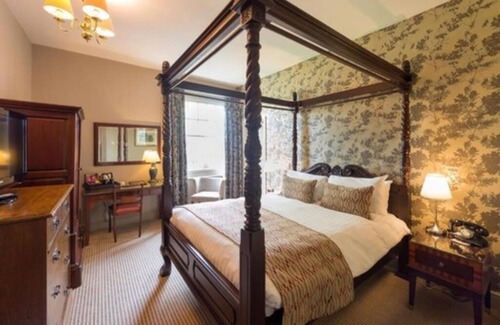 New Forest District Hotel | Experience The Crown Manor House Hotel: Rated 9.2/10