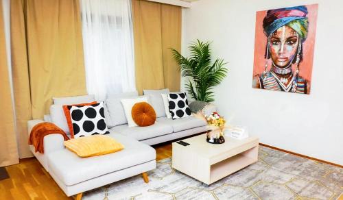 Koillinen District Apartment | The Crown Suite Helsinki