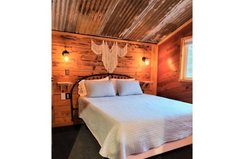 Days Creek House | The Crows Nest at Pachamama Farm