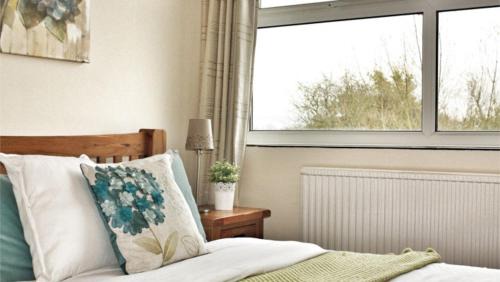 Bensham Manor Bed & Breakfast | Family-Friendly Stay at The Crystal Lodge Hotel