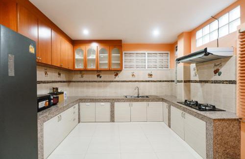 Ranong Apartment | Discover The Crystal Ranong: Family-Friendly Retreat