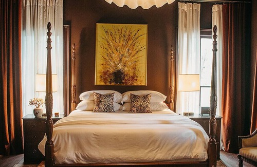 Heritage Hotel | Discover The Crystal River Inn: Spa, Restaurant & Family Fun